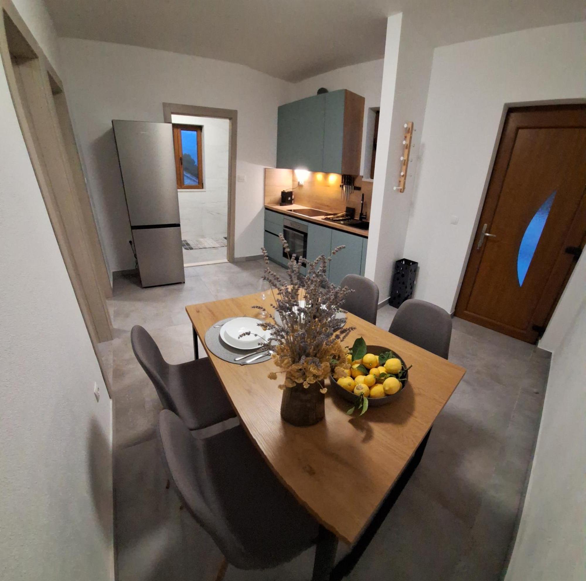 Villa Uzanca Splitska Luaran gambar